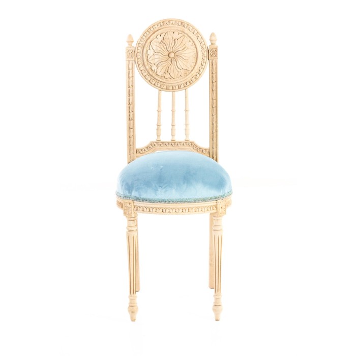 Καρέκλα Λουις Σεζ Σκαλιστή σε φυσικό μασίφ ξύλο καρυδιάς-Chair K16-5096 