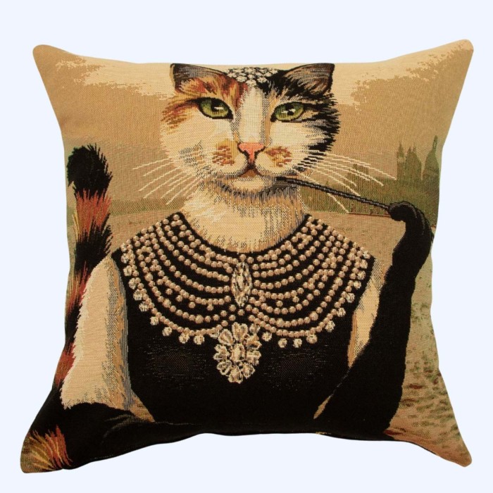 Μαξιλάρι διακοσμητικό Γάτας ντυμένη με αριστοκρατική ενδυμασία εποχής , τετράγωνο απο στόφα Ισπανίας 45χ45 ΜΚ-021-pillow ΜΚ-021 